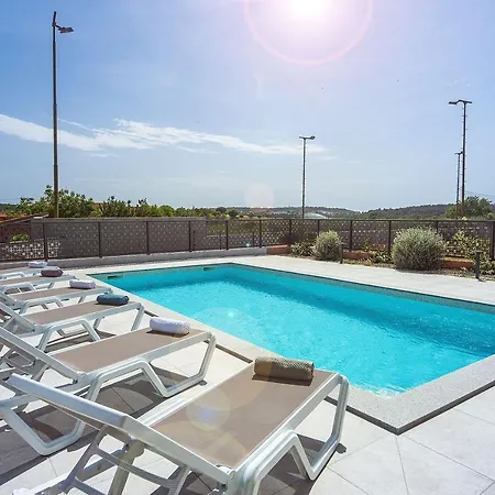 Semesterbostad Strandnahe Luxusvilla Mit Aussendusche, Bbq, Klima, Wlan