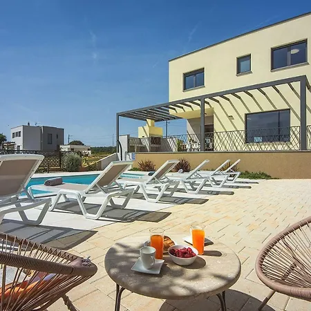 Strandnahe Luxusvilla Mit Aussendusche, Bbq, Klima, Wlan *