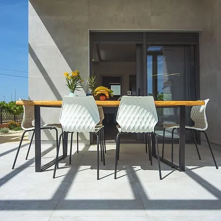 Strandnahe Luxusvilla Mit Aussendusche, Bbq, Klima, Wlan