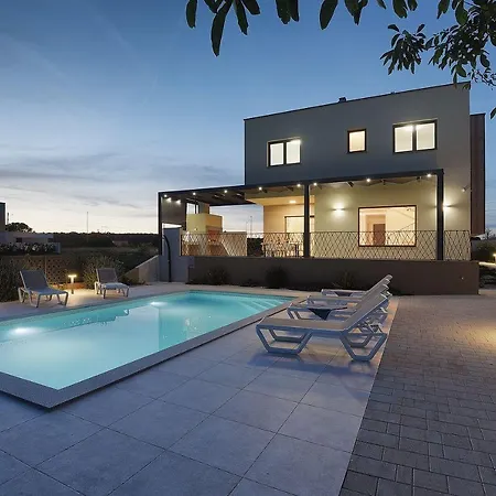 Tatil Evi Strandnahe Luxusvilla Mit Aussendusche, Bbq, Klima, Wlan